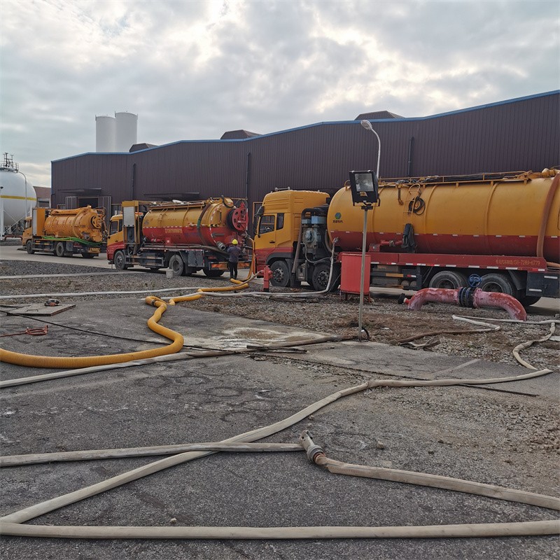 麻山污水池清理